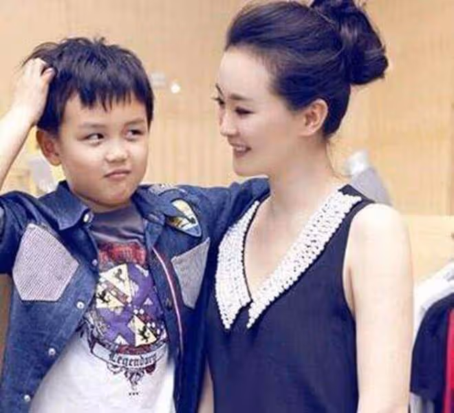 7位「甘當後媽」的女明星,有人水火不容,有人為了繼子不生育