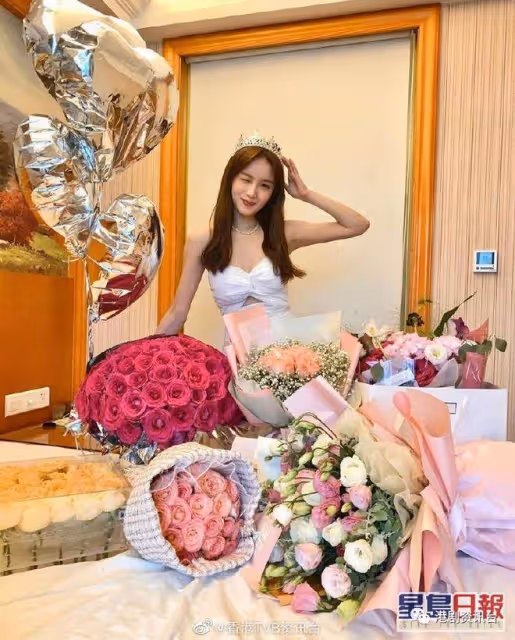 鄺潔楹慶祝30歲生日!胡杏兒抱BB女惹細仔呷醋