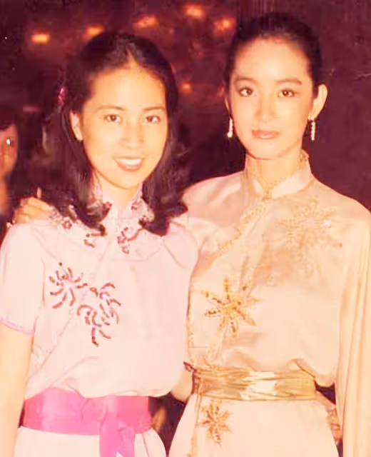 當紅時懷孕息影,嫁給成龍隱婚16年,林鳳嬌過得有多辛苦?