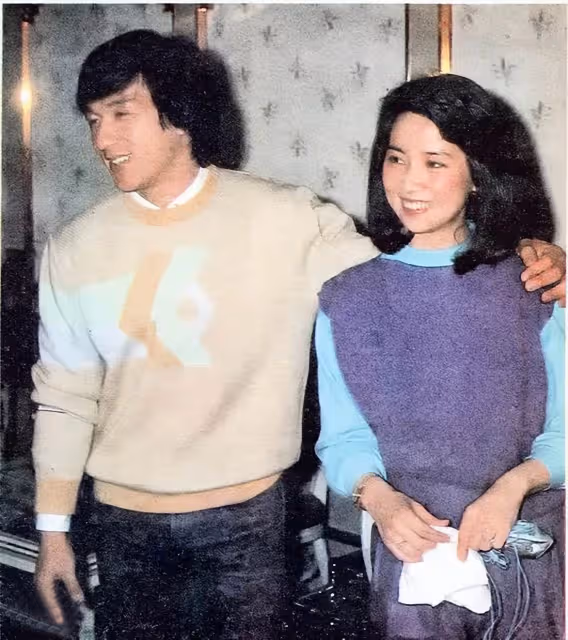 當紅時懷孕息影,嫁給成龍隱婚16年,林鳳嬌過得有多辛苦?