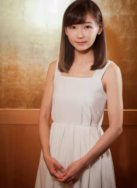 與港姐時樣貌區別大!TVB前小花被整容傳聞纏繞近10年:不再回應