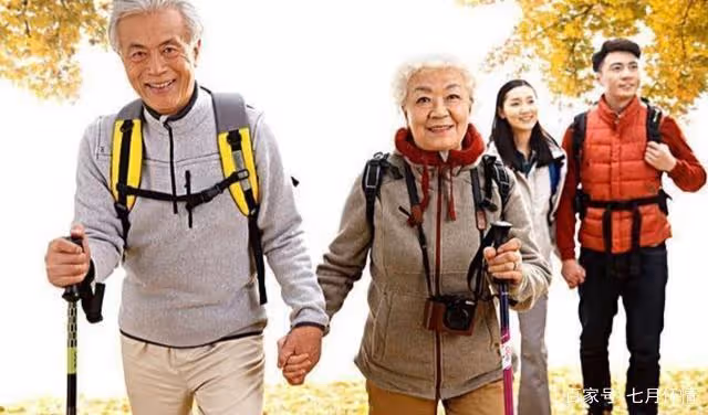 老夫妻退休後去旅遊!引起「子女不滿」60歲老人霸氣「花光積蓄和退休金」:自己的錢還不能花了?