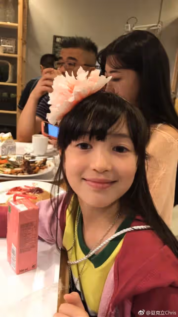 黃嘉千「7歲混血女兒」近照曝光迷倒粉絲！被封為「沒有公主病的公主」私下與爸爸超甜