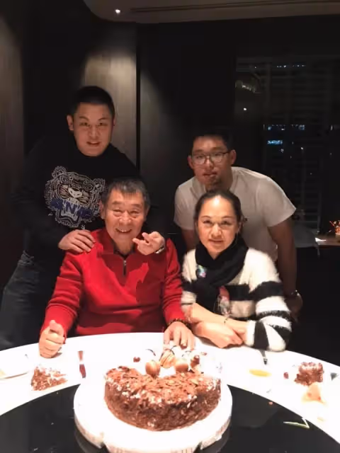 《土地公傳奇》陸一龍「娶小20歲留美妻」老少配20年 「分手葉蒨文遇真愛」為兒不接反派