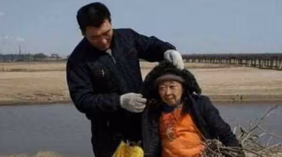71歲阿嬤為了嫁給年輕帥哥，傾盡家財跑去「整型成30歲少婦」，變化超大！