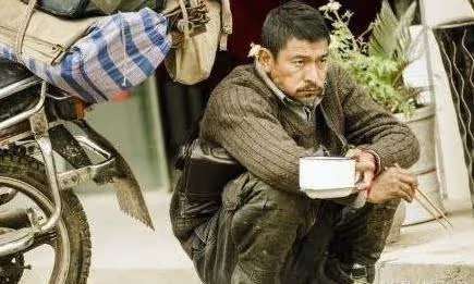 明星「片場吃飯照」 曝光，胡歌、劉德華和彭於晏的差別，一眼就看出來！難怪劉德華能火那麼久！