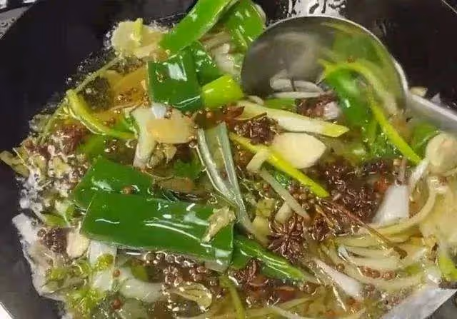 腌黃瓜,切忌直接用鹽殺水,大廚教你正確做法,酸辣脆嫩耐保存