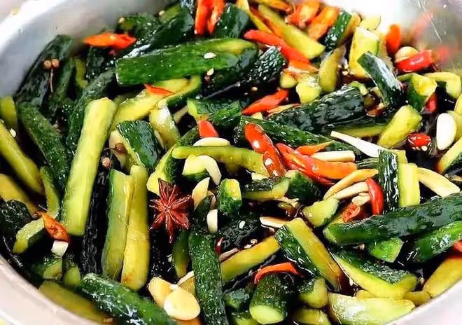 腌黃瓜,切忌直接用鹽殺水,大廚教你正確做法,酸辣脆嫩耐保存