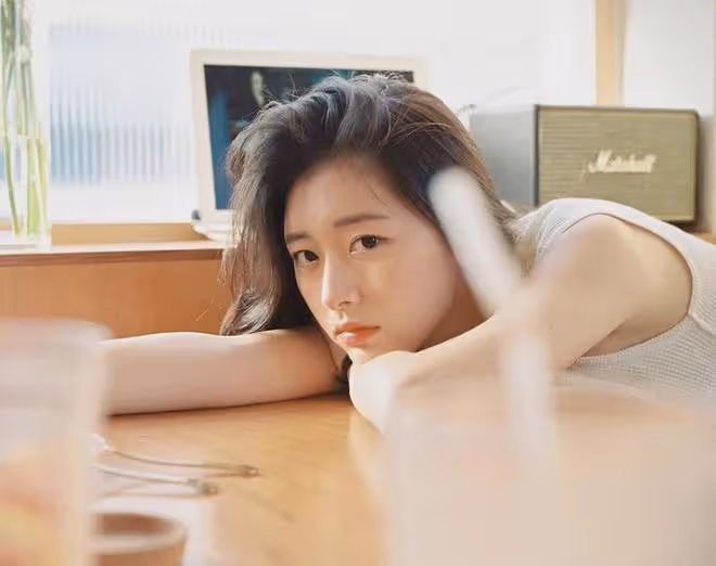 艷壓秀智、IU,素人模特破天荒拿下燒酒代言:金主也為美貌屈服