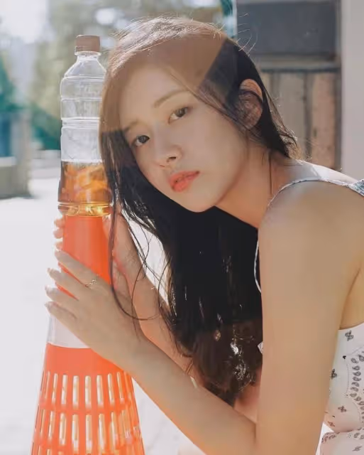 艷壓秀智、IU,素人模特破天荒拿下燒酒代言:金主也為美貌屈服