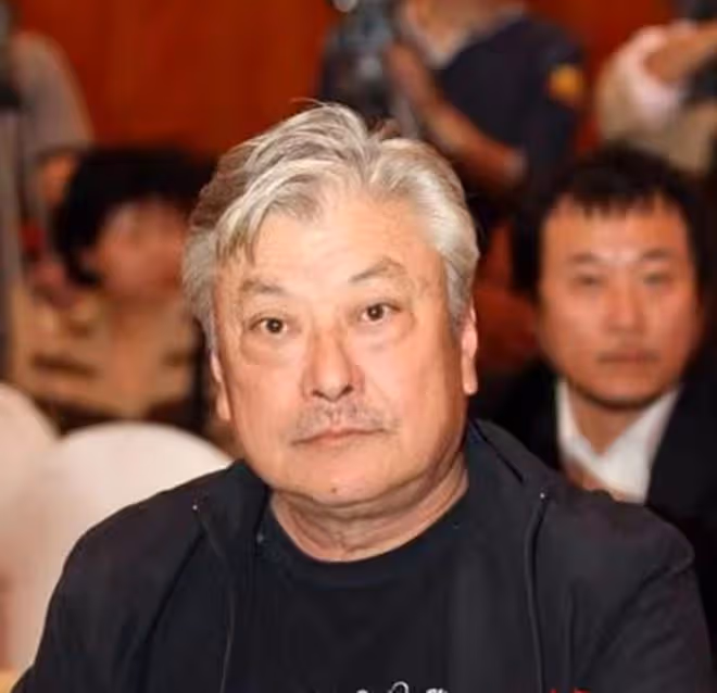 79歲名導因病去世！生前神采奕奕作品佳，和李建群相伴27年無名分