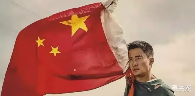 安倍事件後的3位明星，呂麗萍9個哭臉鬧笑話，吳京推遲紀念七七！