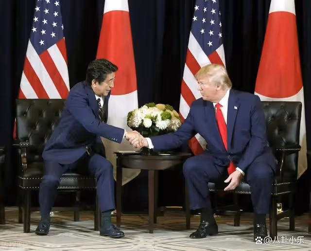 呂麗萍和安倍晉三關係這麼親密?成為首個惦念的明星,併流下眼淚