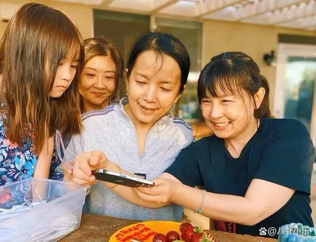 呂麗萍和安倍晉三關係這麼親密？成為首個惦念的明星，併流下眼淚