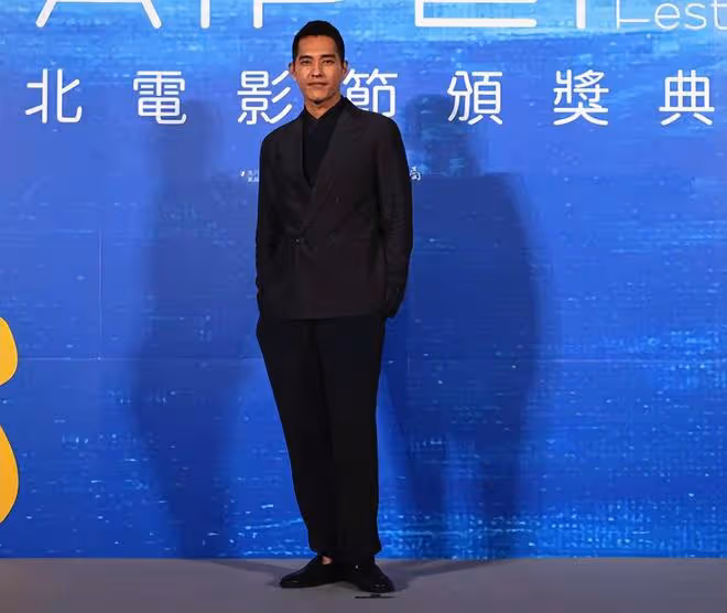 眾星盛裝出席電影節!陳喬恩攜小9歲老公同行,許瑋甯白到發光