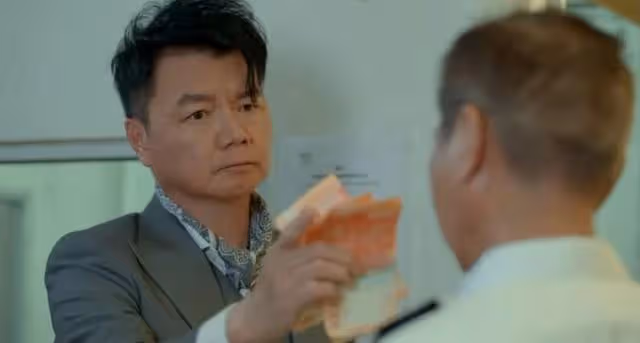 入行已超40年!香港知名綠葉曝曾不滿被叫甘草演員:直接粗口罵他