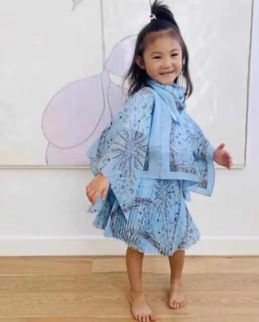 5歲就接4個代言,身價直逼千萬,陳冠希女兒潮出圈,網友:比媽媽還有氣質