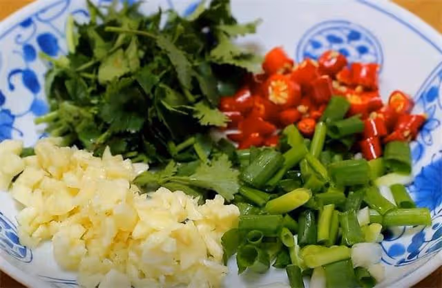 夏天到了，教你做一個涼拌黃瓜，飯店裡那麼好吃原來是有技巧的