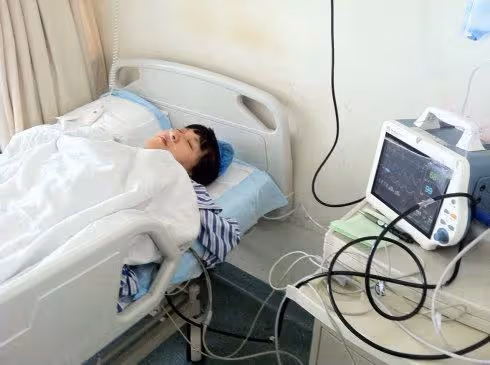 我患病婆家人都不管,親哥傾家蕩產救活我,侄子結婚我送他一套房