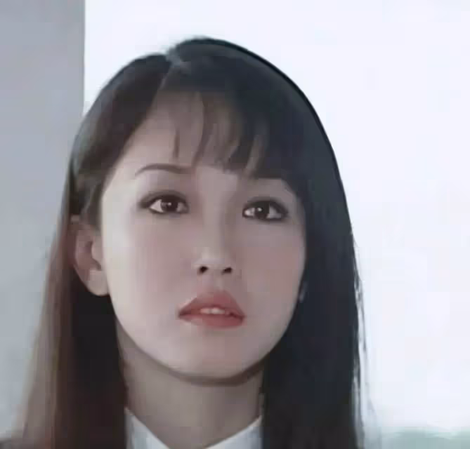 新加坡凍齡女神一家三口出遊：范文芳看起來十分少女，李銘順卻明顯老了