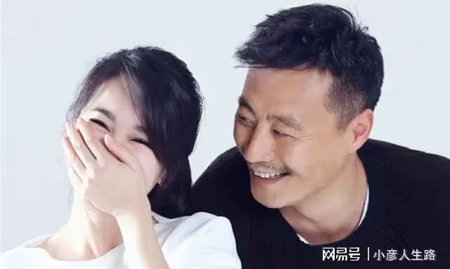 任程偉:成名後不忘患難妻,生兩個女兒家庭幸福!