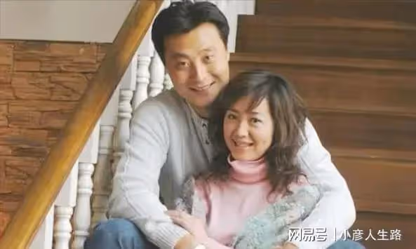 任程偉:成名後不忘患難妻,生兩個女兒家庭幸福!