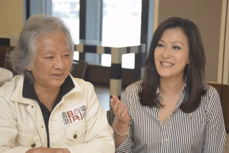 52歲陳慧珊近照曝光,氣質優雅不顯老,颯爽英姿風采依然,否認退出娛樂圈,從未放棄當演員,網友:開心就好