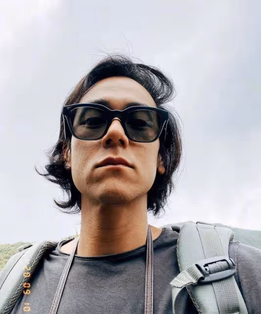 彭于晏近照曝光,長髪造型灑脫不羈,肌肉線條清晰可見,網友:原來長髪也很帥
