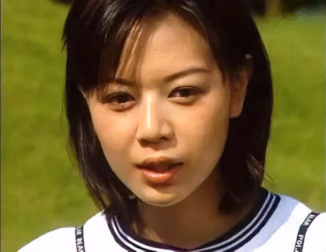 鍾麗淇攜女兒做物理治療!愛女躺病床上表現乖巧,11歲仍不會走路