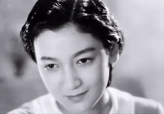 日本女演員原節子,被送給麥克阿瑟當情人,一生未嫁,活到95歲