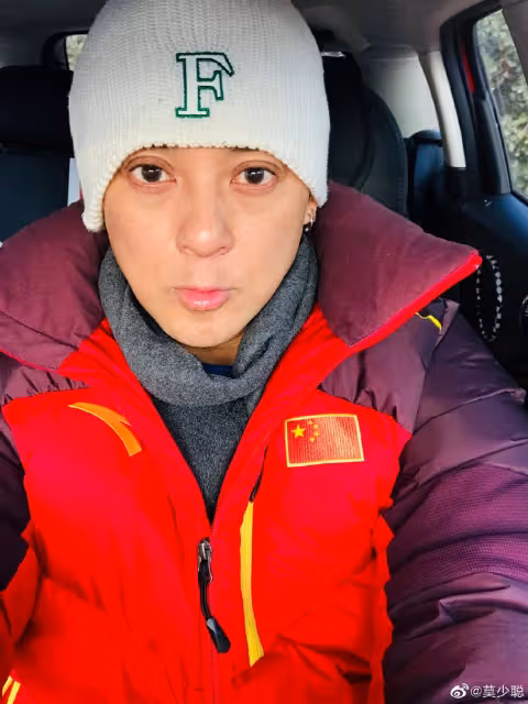 洪欣21歲兒子帥出新高度　樣貌與生父莫少聰完全不像？