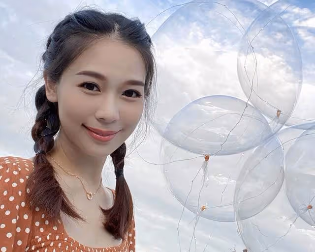 TVB知名長腿女神離巢後越發富貴!住過億海景豪宅,手拿百萬名包