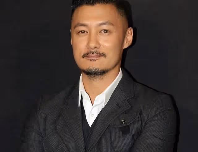 呂麗萍等明星悼念安倍,曾穎痛哭陶晶瑩更是親赴現場,哭錯墳了