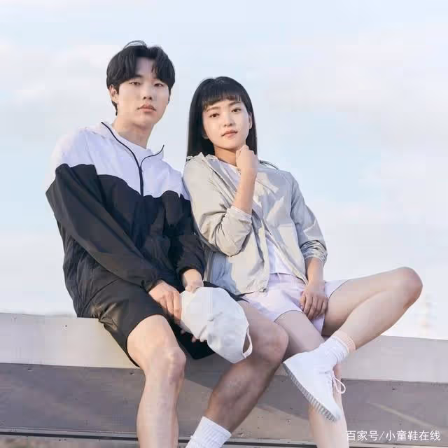 金泰梨柳俊烈代言畫報公開!歐膩姿勢太豪邁毫無CP感,網笑:兄弟情