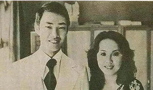 67歲費玉清至今不娶,只為守「忠」?始終「忘不了日本未婚妻」友人曝「每年9月他都會消失」:忠孝兩難全