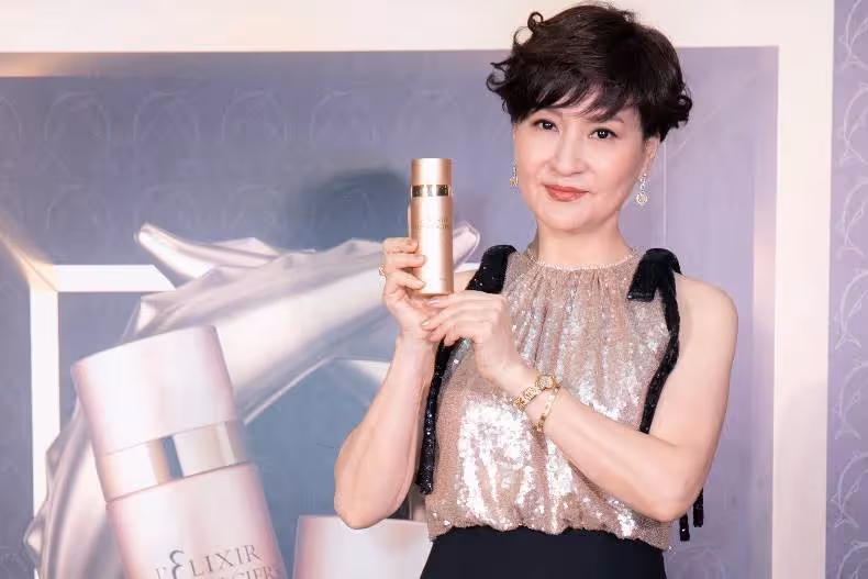 捨得寵自己的女人不會老!60歲方芳芳、65歲劉曉慶「看起來像30+」,年齡減半秘訣靠6招