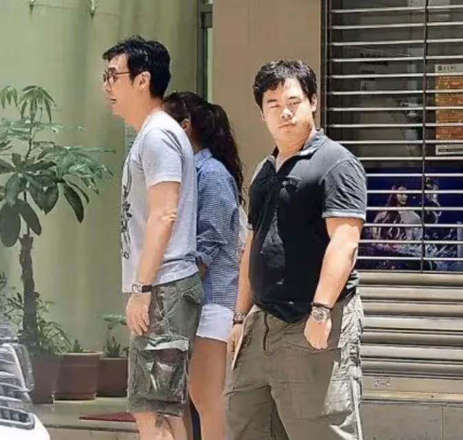 鐘鎮濤一家五口罕同框!同父異母的基因,顏值差距太大, 章小蕙女兒顏值碾壓范薑女兒