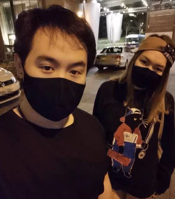 鐘鎮濤一家五口罕同框！同父異母的基因，顏值差距太大， 章小蕙女兒顏值碾壓范薑女兒