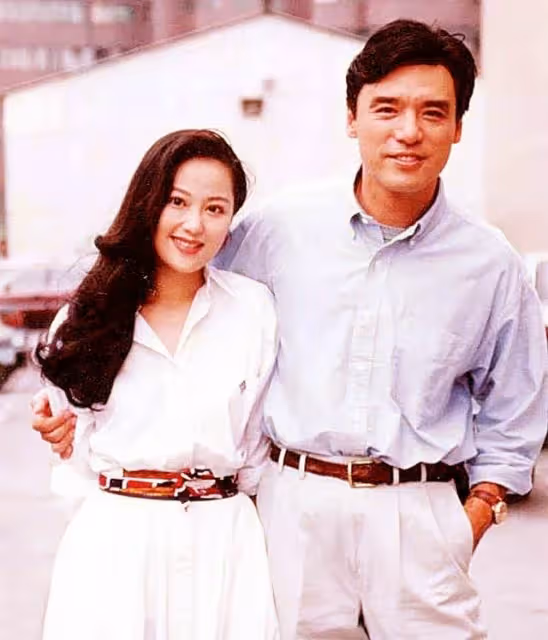 拒絕前妻複婚請求,鍾鎮濤二婚台灣妻不離不棄,共還債 57歲再做父親:我是4個兒女的幸福爸爸.