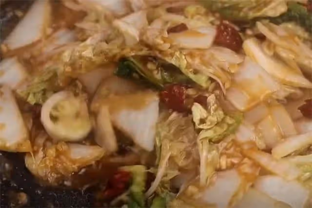 醋溜白菜好吃不好做，教你飯店的正確做法，夏天這樣做太下飯了