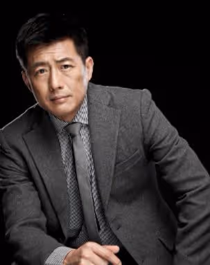 高曙光與二婚老婆在家帶娃,兒子乖巧包餃子,三層豪宅內景也曝光