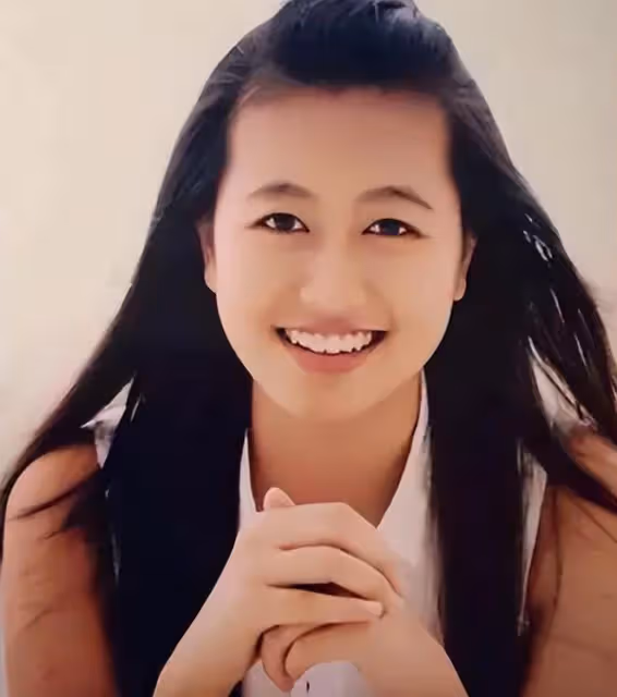 高曙光與二婚老婆在家帶娃,兒子乖巧包餃子,三層豪宅內景也曝光