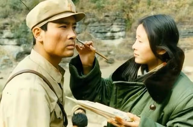 突傳死訊!57歲知名演員患喉癌離世,放棄美國綠卡回國演戲