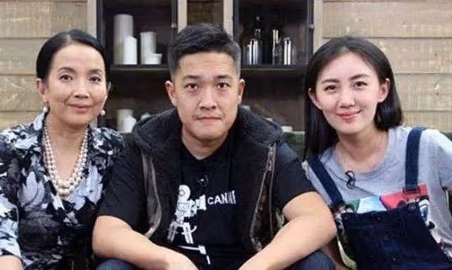 老演員呂麗萍悼念安倍往事被扒,牽扯前夫,連累兒子張博宇被網暴