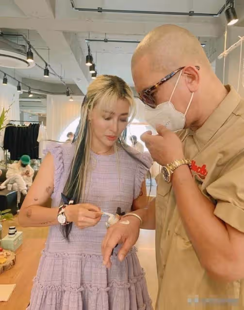 羅志祥干媽陳美鳳紅毯出圈,穿65萬禮裙,66歲依舊是鮮肉收割機