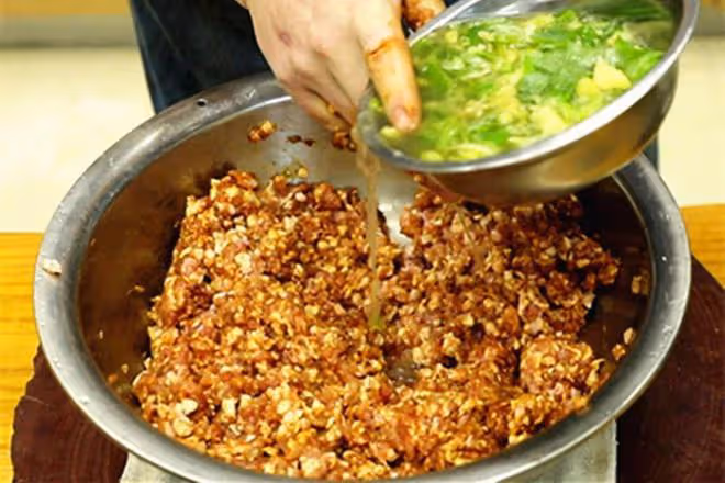 調餃子餡,牢記「4放2不放」!保證肉餡油潤多汁、鮮嫩可口,真香