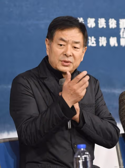69歲的濮存昕的「消失」，是娛樂圈的悲哀和損失