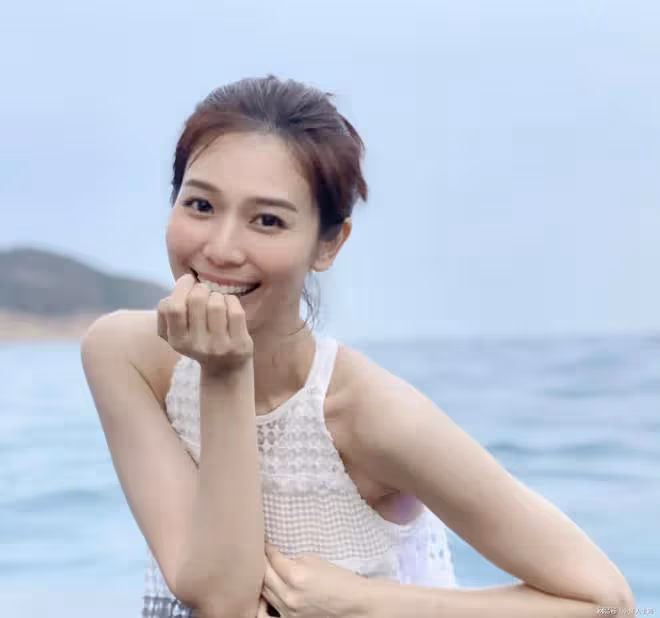 TVB知名長腿女神越發富貴！賠錢離巢恢復自由身，住過億海景豪宅