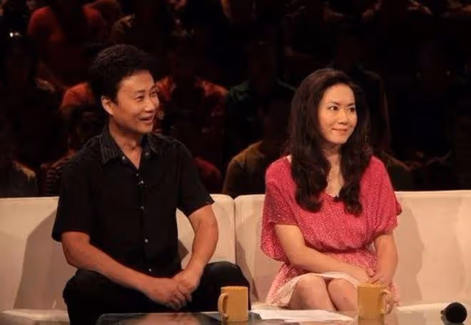 耿為華女兒罕露面!長發飄飄身材纖細,歐式風格豪宅驚喜曝光