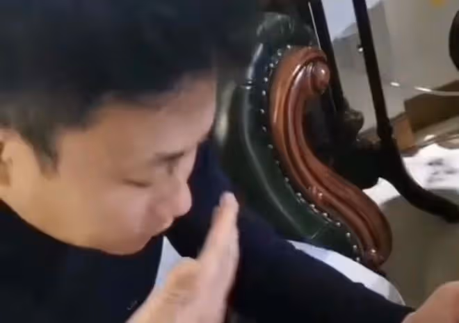 耿為華女兒罕露面!長發飄飄身材纖細,歐式風格豪宅驚喜曝光